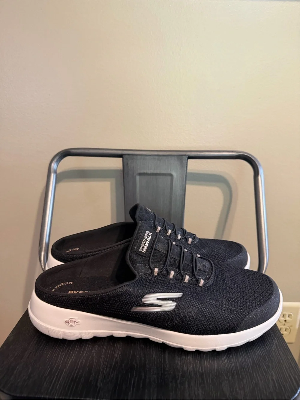 Skechers GOwalk Goga Mat Mule Sneakers Black Women's 10